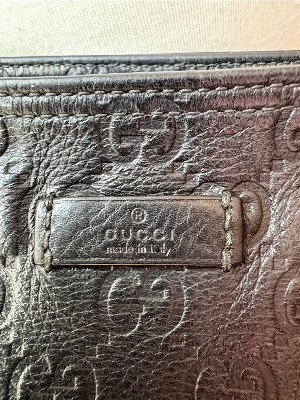 Gucci Guccissima Black Embossed Leather Crossbody Messenger Bag - Picture 2 of 12